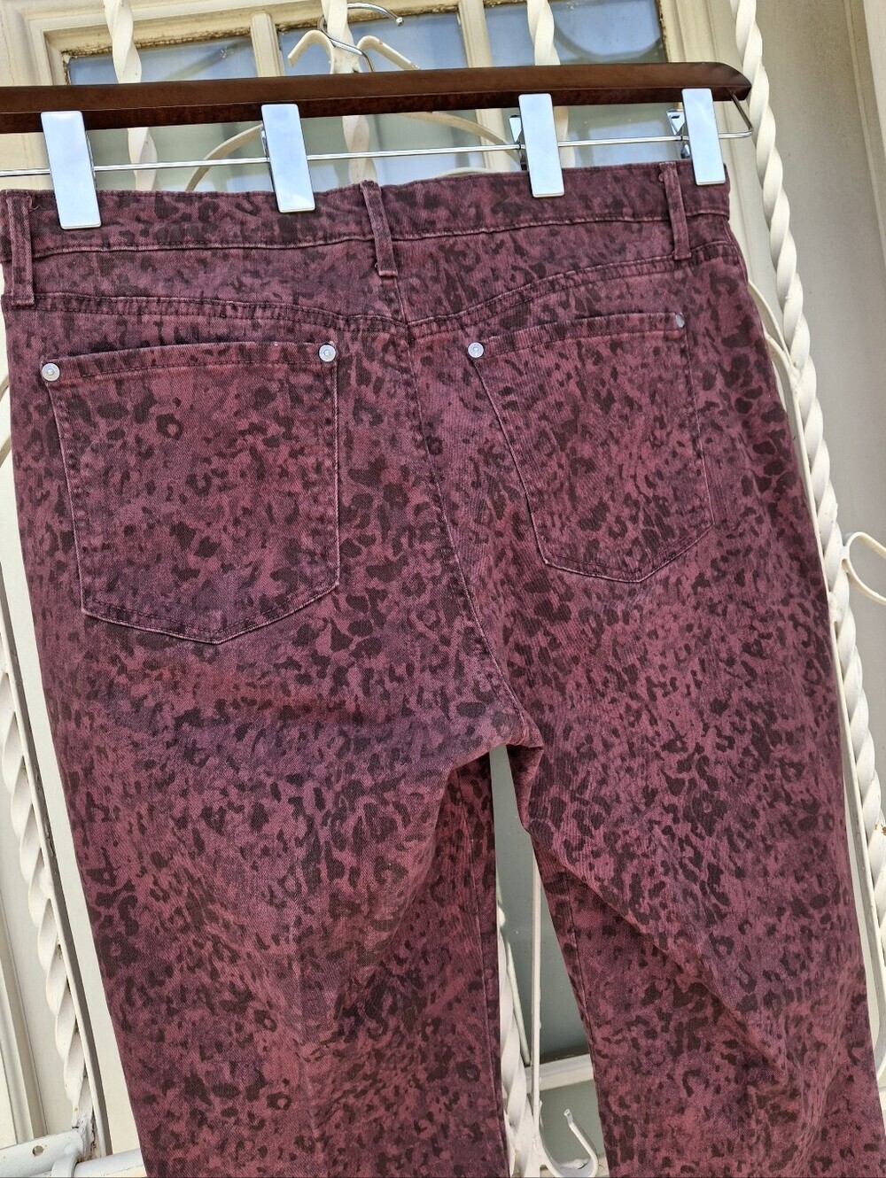 Gloria Vanderbilt Maroon Rail Straight Animal Print Stretch Pants Women Size 14 - Picture 7 of 16